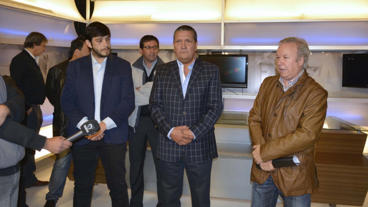 Nuevo director y sin transmisiòn
